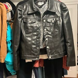 Sz M, Vigoss Faux Black Leather Puff Sleeve Button Front Jacket 18.5“ P2P